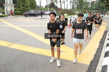 Runner Photo 4254663