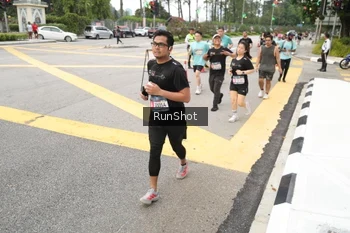 Runner Photo 4254671