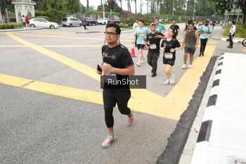 Runner Photo 4254673