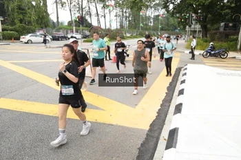 Runner Photo 4254675