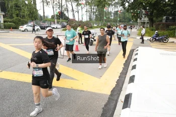 Runner Photo 4254676