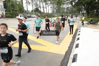 Runner Photo 4254678