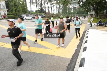 Runner Photo 4254680