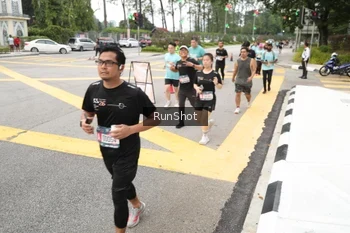 Runner Photo 4254681