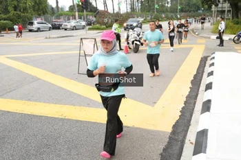 Runner Photo 4254710