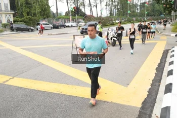 Runner Photo 4254716