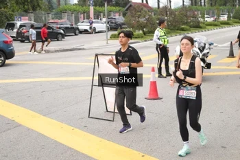 Runner Photo 4254729