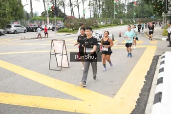 Runner Photo 4254747