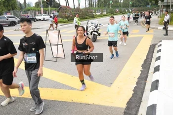 Runner Photo 4254758
