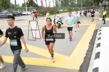 Runner Photo 4254759