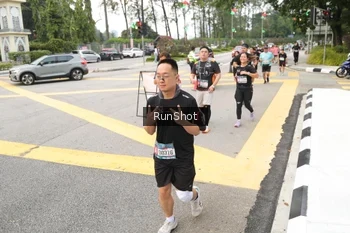 Runner Photo 4254876