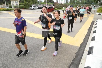 Runner Photo 4254881