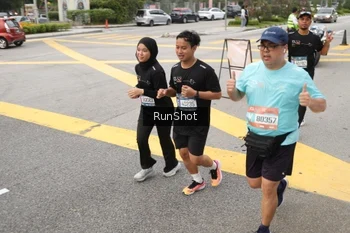 Runner Photo 4254898