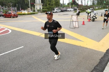 Runner Photo 4254916