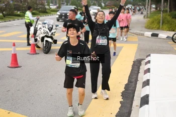 Runner Photo 4254919