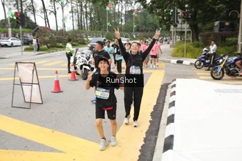 Runner Photo 4254933
