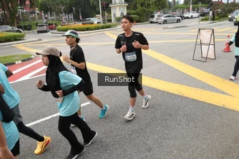 Runner Photo 4254977