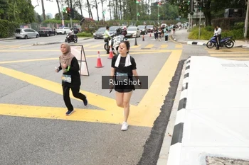 Runner Photo 4255001