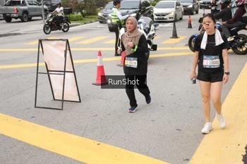 Runner Photo 4255004