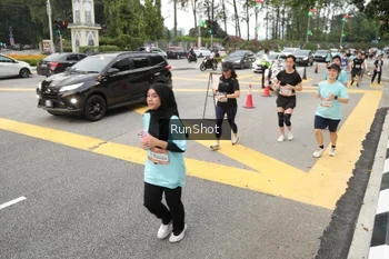 Runner Photo 4255056
