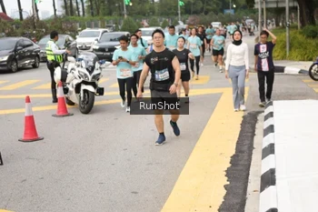 Runner Photo 4255064