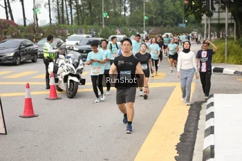 Runner Photo 4255067