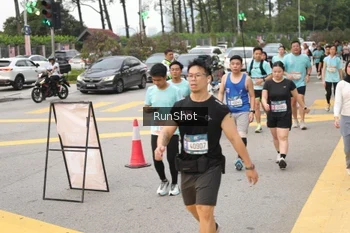 Runner Photo 4255079