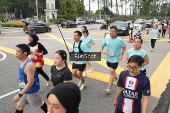Runner Photo 4255125