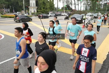 Runner Photo 4255129
