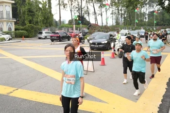 Runner Photo 4255136