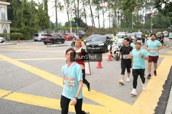 Runner Photo 4255149