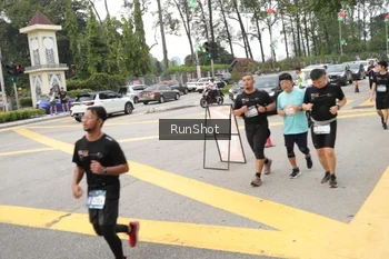 Runner Photo 4255190