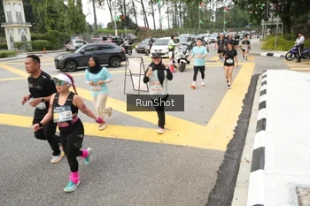 Runner Photo 4255340