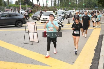 Runner Photo 4255356