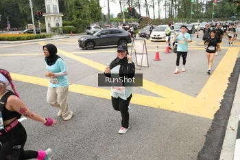 Runner Photo 4255359