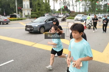 Runner Photo 4255435