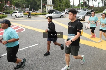 Runner Photo 4255496