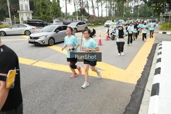 Runner Photo 4255501