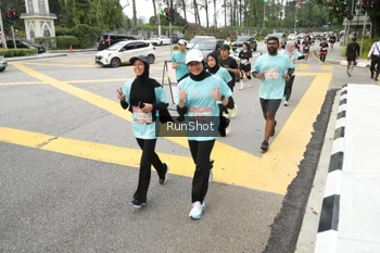 Runner Photo 4255535