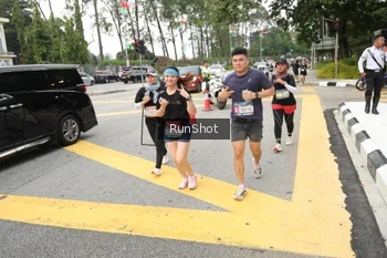 Runner Photo 4255591