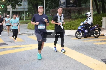 Runner Photo 4255598