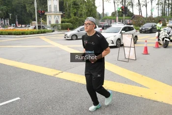 Runner Photo 4255646