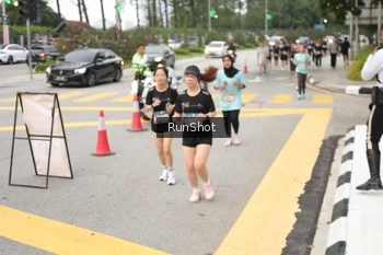 Runner Photo 4255655