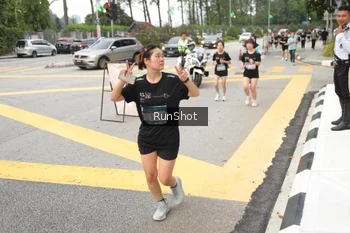 Runner Photo 4255657