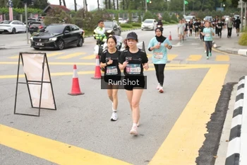Runner Photo 4255665