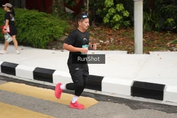 Runner Photo 4255696