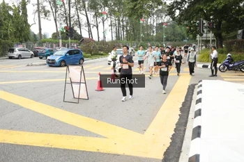 Runner Photo 4255727