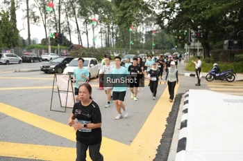 Runner Photo 4255735