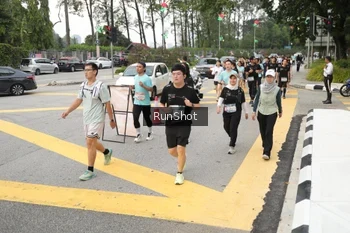 Runner Photo 4255750