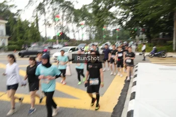 Runner Photo 4255795